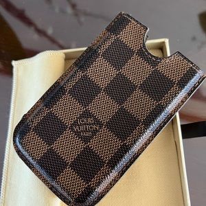 Old iPhone LV case!